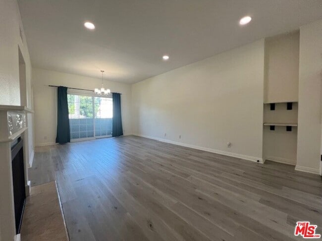 Foto del edificio - 3261 Sawtelle Blvd