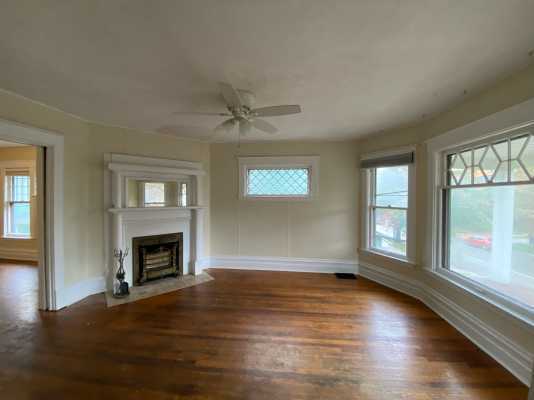 Building Photo - larger 2 bedroom upper unit