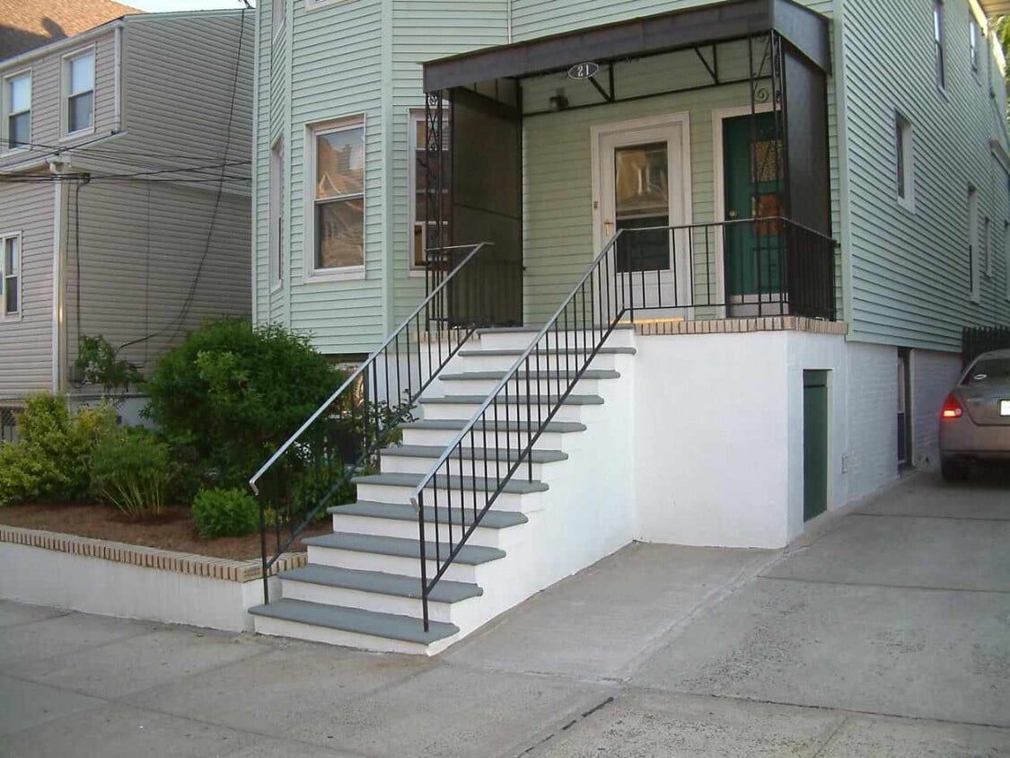 Primary Photo - 21 48th St