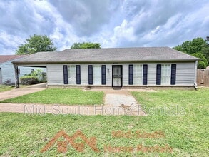 Building Photo - 4011 Double Tree St