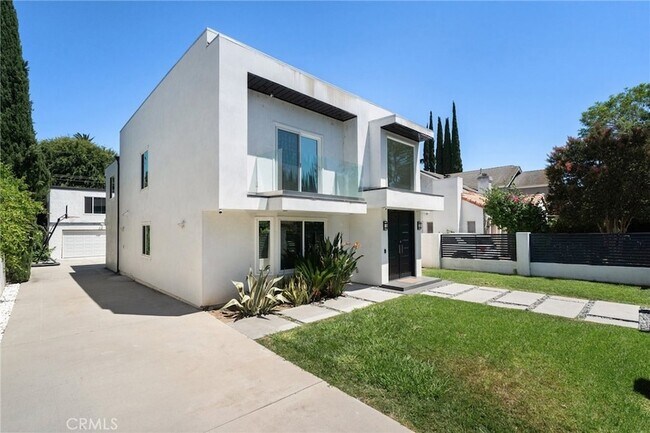 Foto del edificio - 4630 Cedros Ave