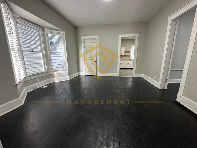 Building Photo - Charming 2-Bedroom Home with Modern Finish...