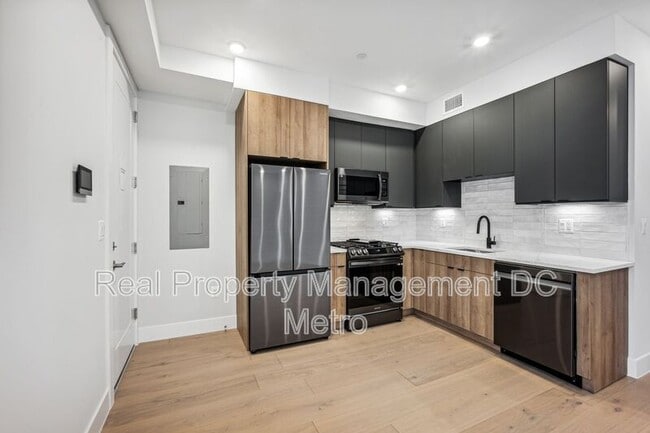 Building Photo - 1112 6th St