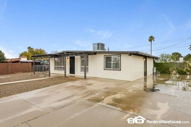 Building Photo - For Rent 3 Bedroom 2 Bath Home Newly Remod...