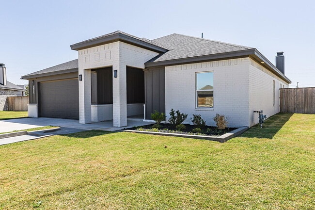 Foto del edificio - 5825 Grinnell St