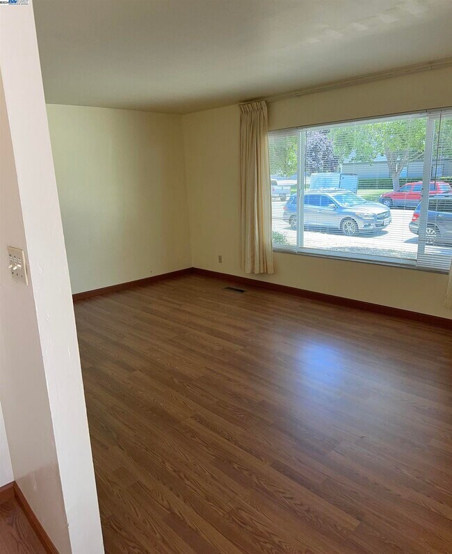 Foto del edificio - 5376 Norma Way