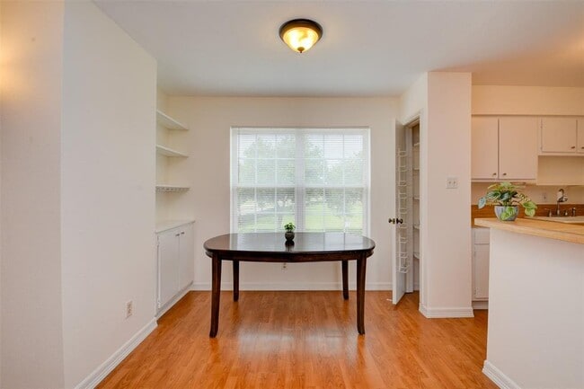 Building Photo - 5550 N Braeswood Blvd
