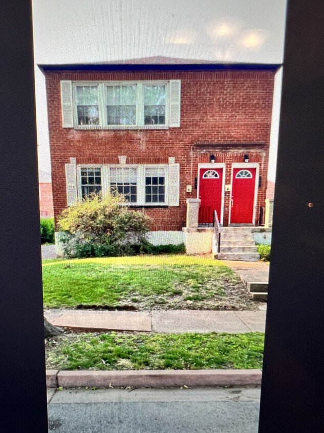 Primary Photo - 7047 Amherst Ave