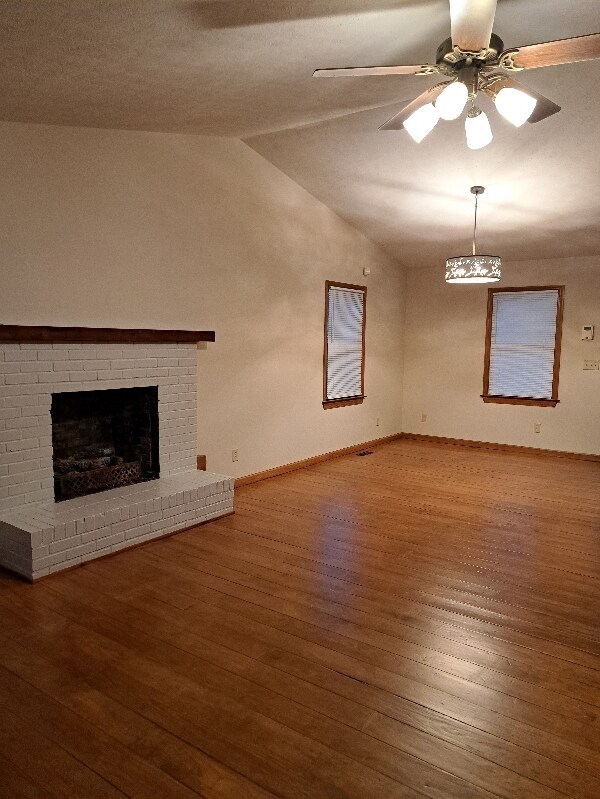 Foto del edificio - 550 Kinross Dr