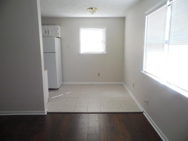 Building Photo - 4120 Victoria Way