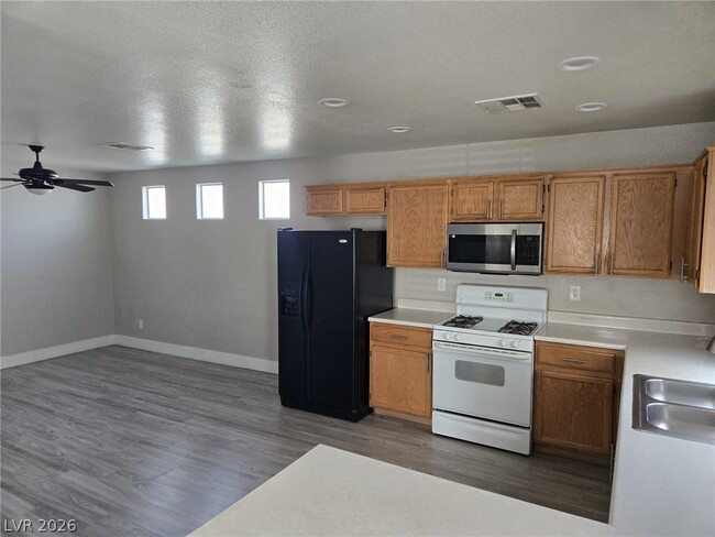 Foto del edificio - 5270 Paradise Skies Ave