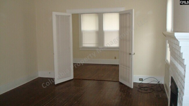 Building Photo - 3323 Rosewood Dr