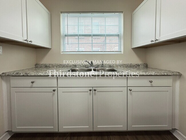 Foto del edificio - 2659 College St