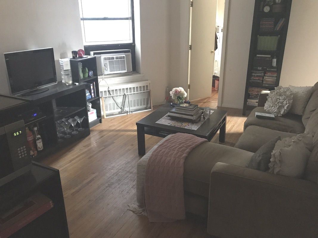 Primary Photo - 427 E 90th St