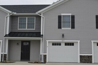 Building Photo - 467 Sparrow Way
