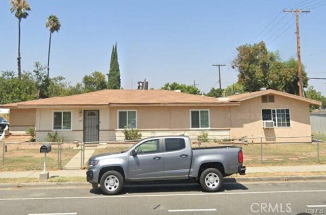 Building Photo - 7571 Wells Ave