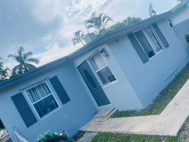 Foto del edificio - 1301 NW 3rd Ave