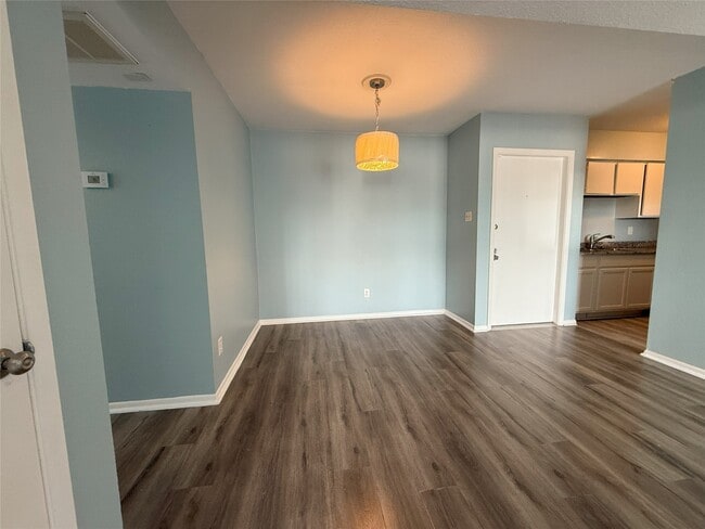 Building Photo - 8523 Hearth Dr