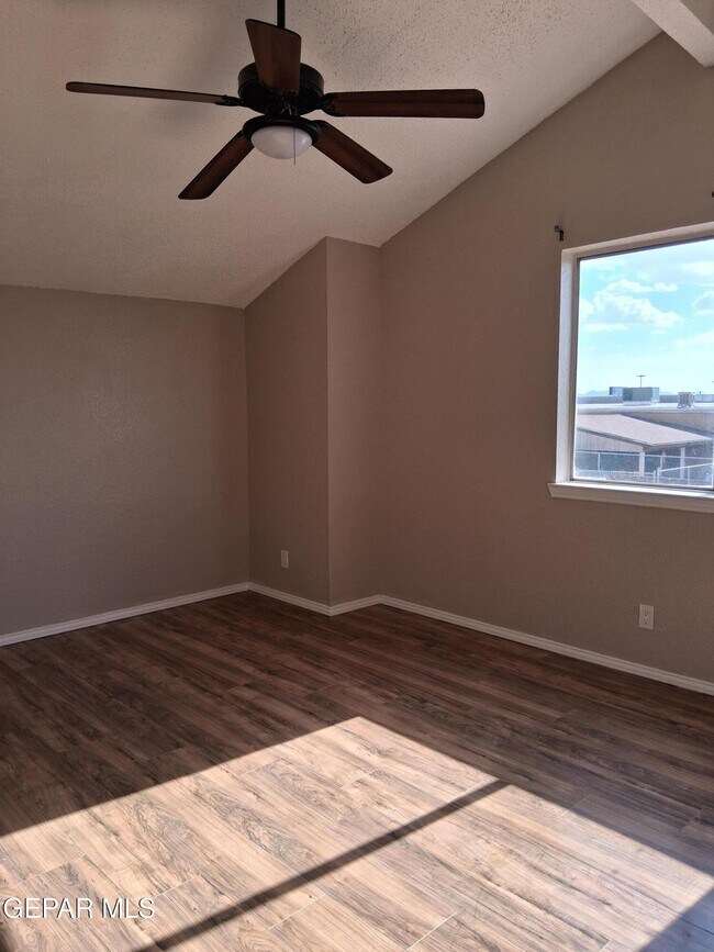 Building Photo - 3119 Voss Dr