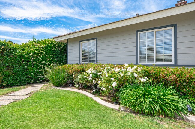 Building Photo - Chic Family house in West Covina