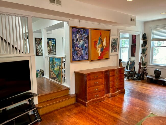 Sala de estar - 5211 14th St NW