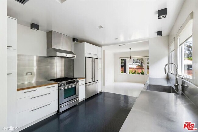 Building Photo - 2 br, 1 bath House - 719 Iliff St