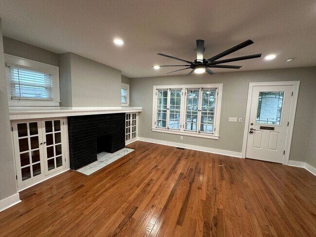 Building Photo - Deming Ave 2697-2699 NSLLC