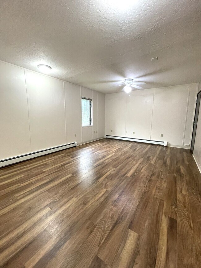Building Photo - 2 Bed/1 Bath off Nordale Rd