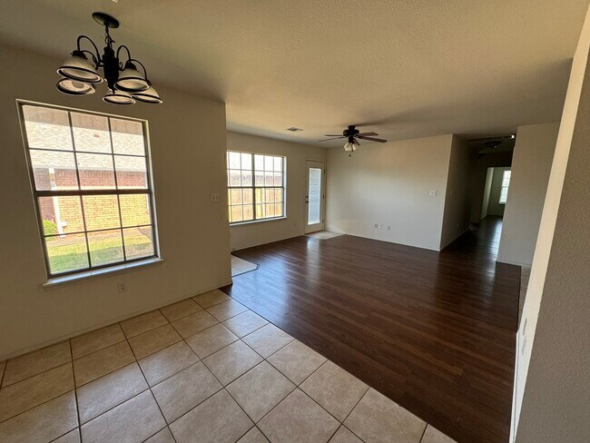 Foto del edificio - 1402 Fianna Place Ct