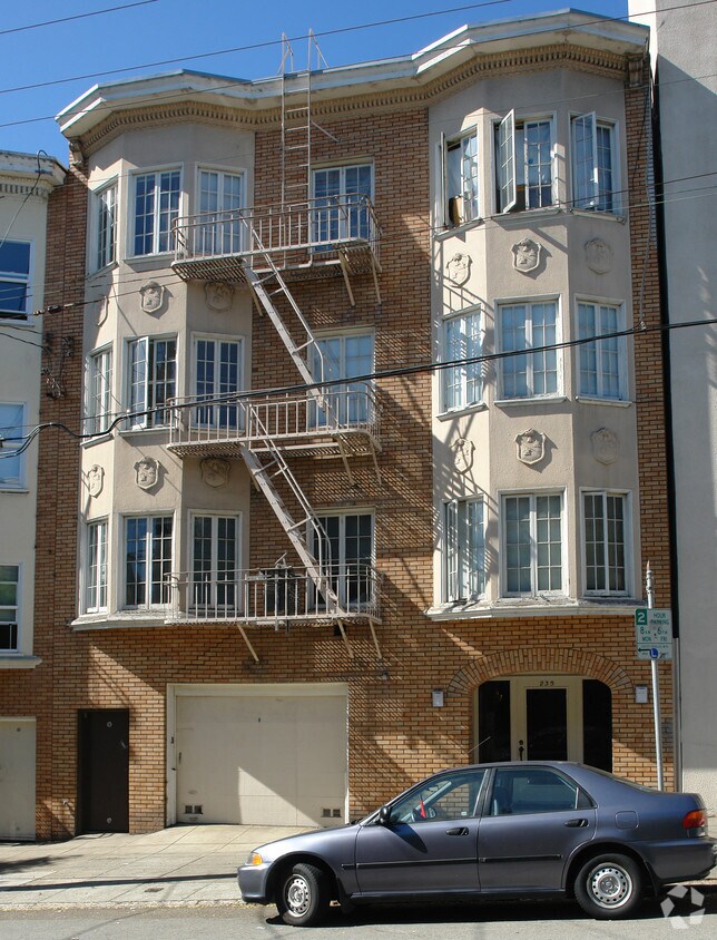 Primary Photo - 235 Shrader St