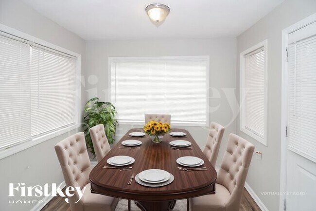 Foto del edificio - 5191 Kingswood Cove
