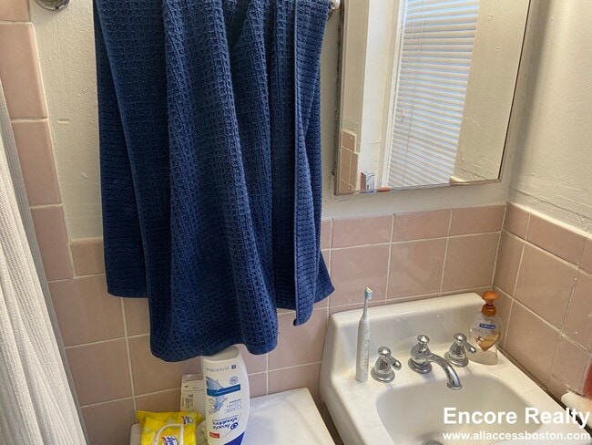 Building Photo - 61 S Huntington Ave