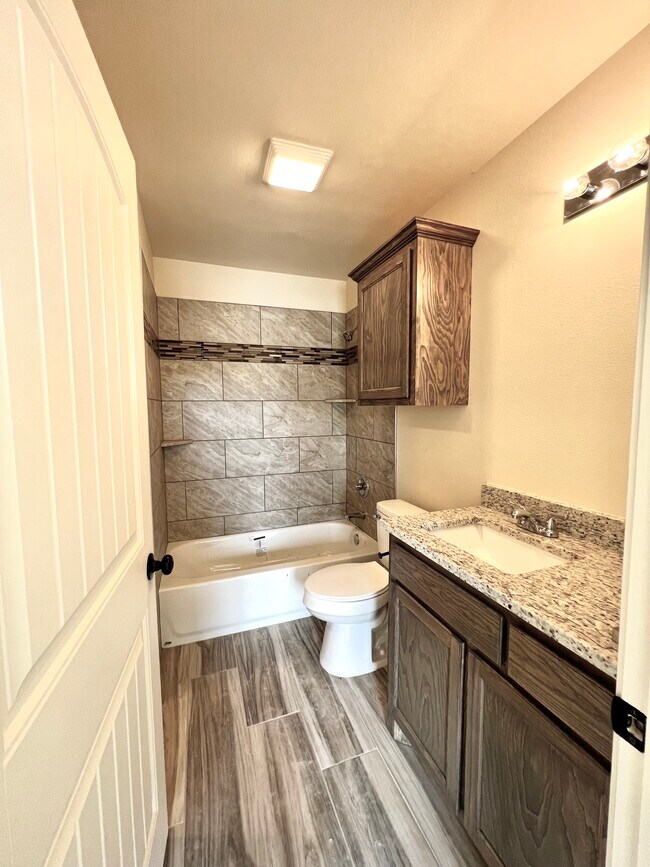 Building Photo - 155 Estella Dr