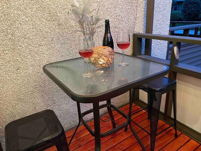 Foto del edificio - Anchorage downtown Condo! Walk or bike to work!