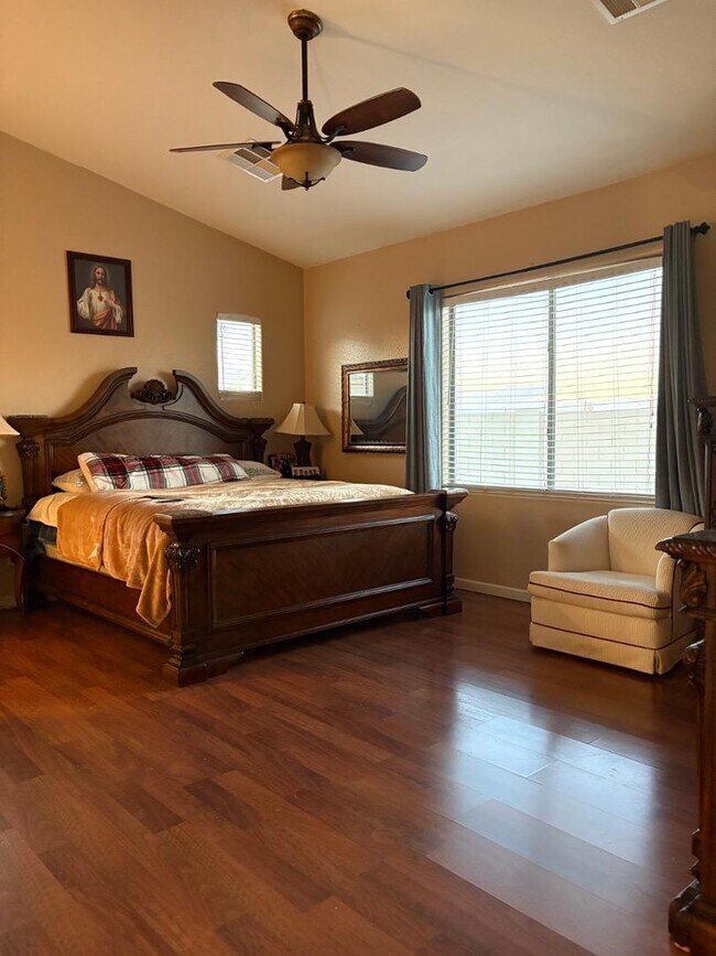 Foto del edificio - 7408 W Wolf St