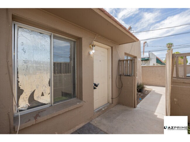 Foto del edificio - Charming 2/1 Mesa 4-Plex Unit!