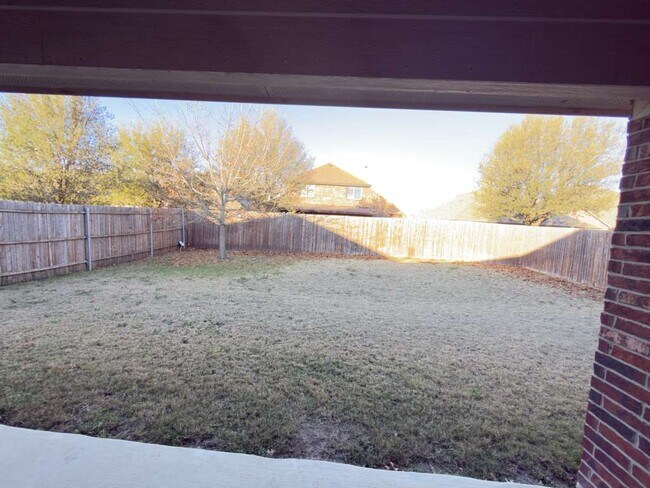 Foto del edificio - 521 Eastbrook Dr