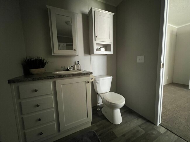 Building Photo - 5165 Tokay Dr