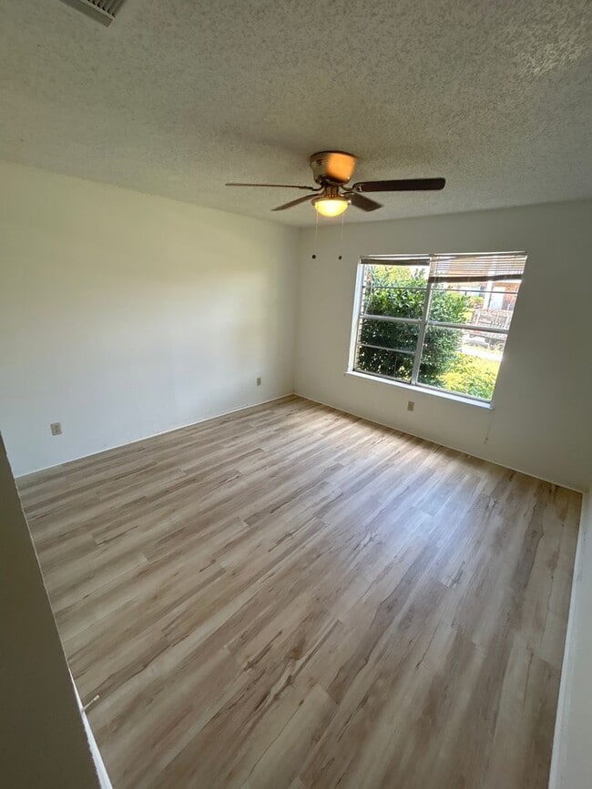 Photo - 5510 BROOKVIEW COURT Apartment