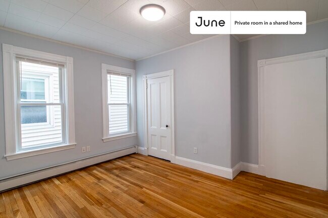 Foto del edificio - Room in Shared 3 bed/1 bath home