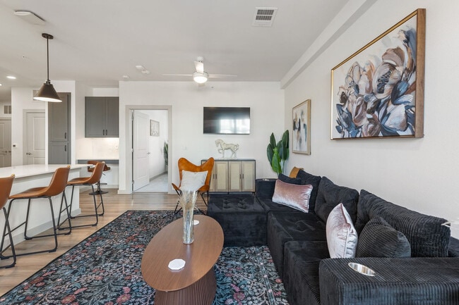 Foto del edificio - 1301 Leah Ave