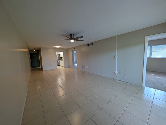 Foto del edificio - 3463 Bee Ridge Rd