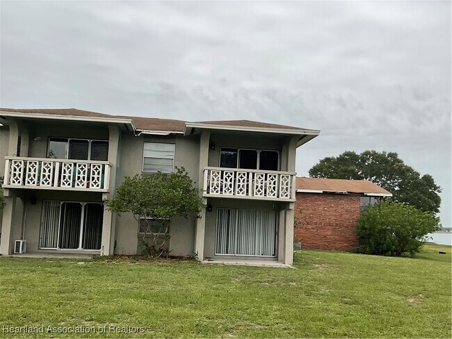 Foto del edificio - 1011 Lakeview Dr