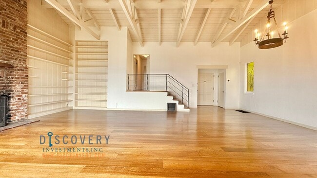 Foto del edificio - Sophisticated 3 Bedroom Home in Coveted Pi...