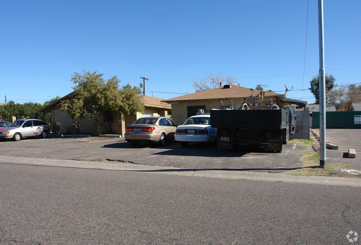 Building Photo - 5th Street Apartments