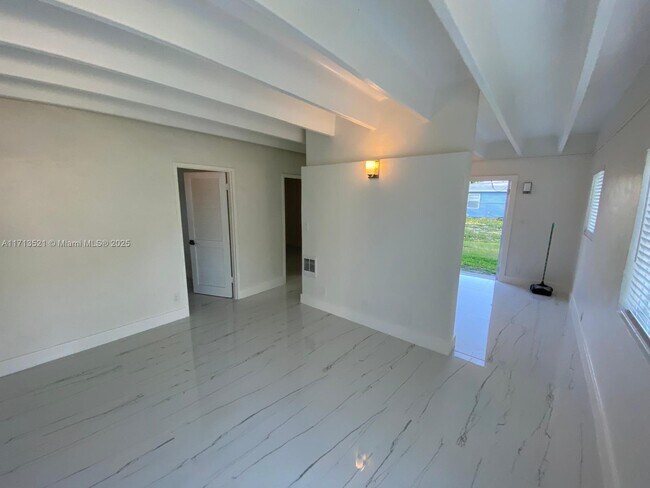 Foto del edificio - 21912 SW 118th Ct