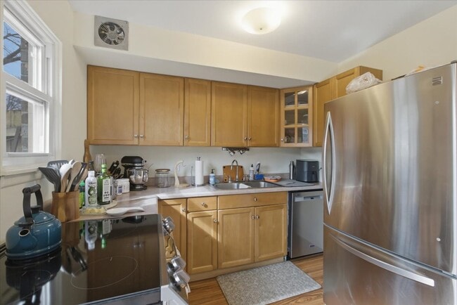 Foto del edificio - 1631 W Belle Plaine Ave