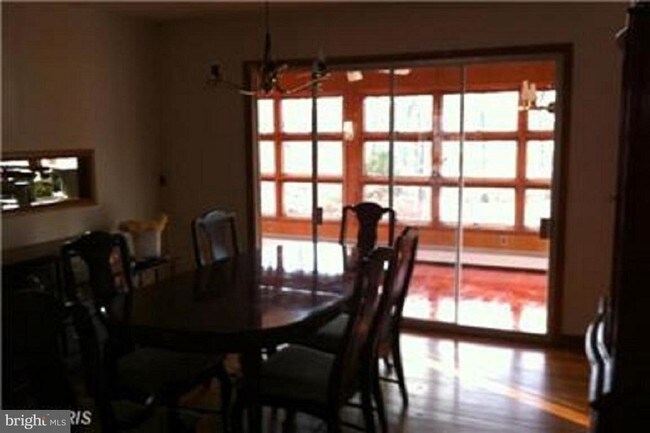 Foto del edificio - 4506 Village Dr