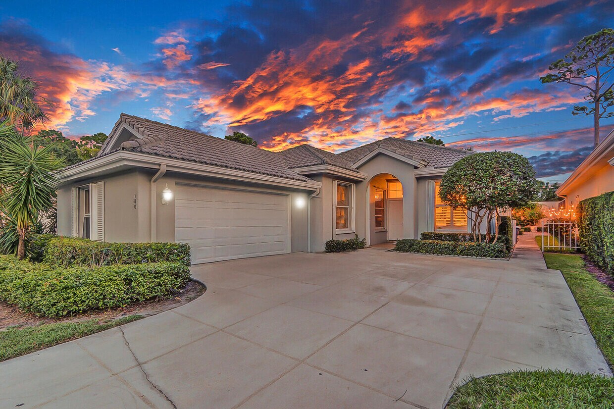 Foto principal - 180 S Hampton Dr
