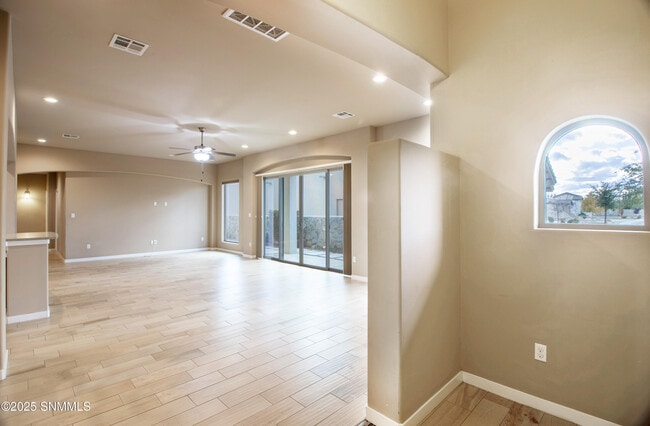 Building Photo - 1415 San Bonifacio